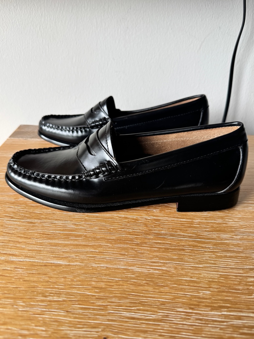 G. H. BASS Women's Whitney Weejuns Penny Loafer Black Size 8.5 - Picture 6 of 16